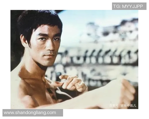 足球巨星挑战自我学习中国功夫展现全新魅力与风采