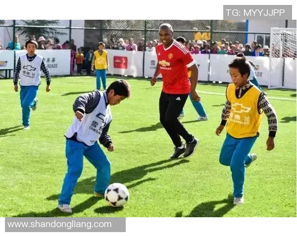 足球明星聚会畅饮欢笑瞬间揭秘球场外的友谊与激情