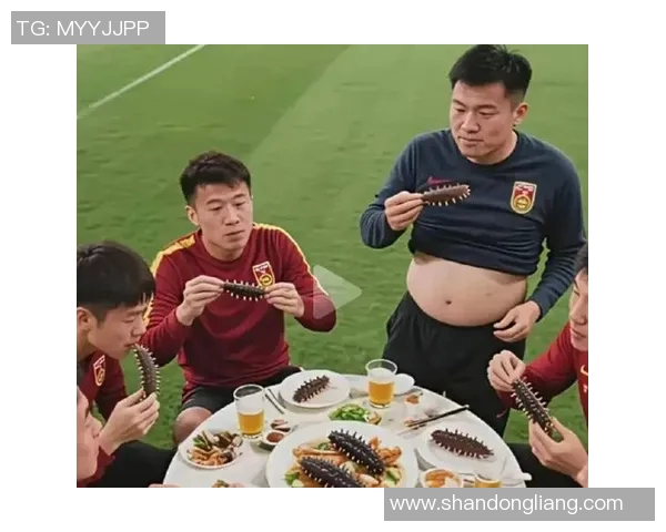 足球明星腹肌对比图揭示运动员训练成果与饮食秘密的完美结合